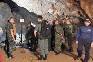 Mağara kompleksinde 13 kişi mahsur kaldı