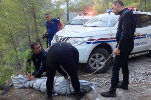 75 yaşındaki engellinin cesedi çayda bulundu