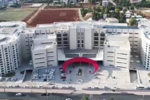 Korkunç olay! Hemşire makasla bebeğin parmağını kesti