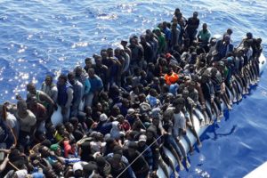 Afrika uyruklu 200 göçmen kurtarıldı