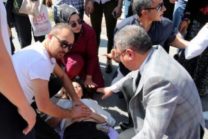Yaralanan öğrenciye ilk müdahaleyi rektör yaptı