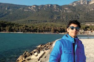 Dalgıç öğrenci 2 metrelik havuzda boğuldu