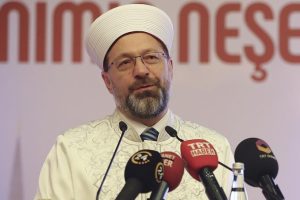 Diyanet İşleri Başkanı Erbaş: Çocukların İslam'ı öğrenmesi büyüklerin sorumluluğu