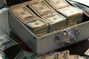 Rezak'ın çeyrek milyar dolar nakiti ve mücevheri çıktı