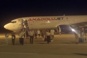 Aşırı yağış sebebiyle İstanbul'a inemeyen uçaklar Bursa'ya indi