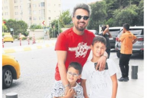 Ünlü şarkıcı moral depoluyor