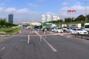TEM'de yan yolu su bastı, kilometrelerce kuyruk oluştu
