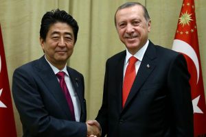 Japonya Başbakanı Abe'den Erdoğan'a tebrik