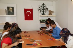 Mersin gençleri ücretsiz üniversiteye hazırlıyor