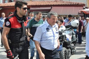 Seyyar satıcıdan zabıtaya bıçaklı saldırı