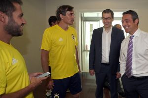 Fenerbahçe yönetiminden futbol takımına ziyaret
