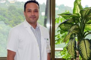 Bıçak parası alan doktor tutuklandı