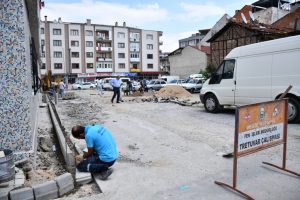 Bursa İnegöl'de tretuvar çalışmaları sürüyor