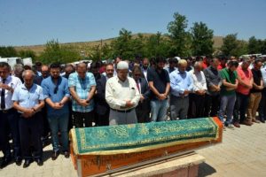 Düşen uçağın kursiyer pilotu toprağa verildi
