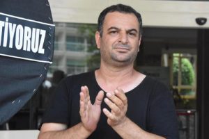 Açığa alınan akademisyenden protesto