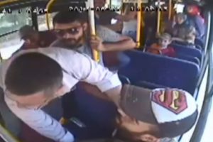 Otobüste yükses ses kavgası: 1 ölü