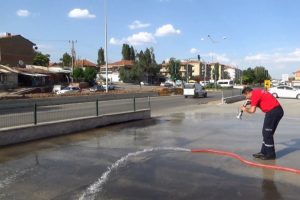 İtfaiye erinin hortumla dansı izlenme rekoru kırdı