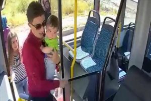 Duyarlı otobüs şoförleri altınla ödüllendirildi