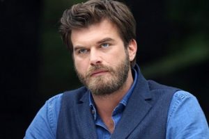 Kıvanç Tatlıtuğ'un yeni dizisi belli oldu