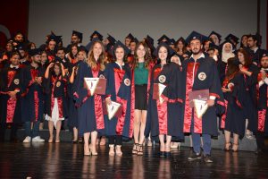 YDÜ Diş Hekimliği Fakültesi 7. Dönem mezuniyeti gerçekleşti