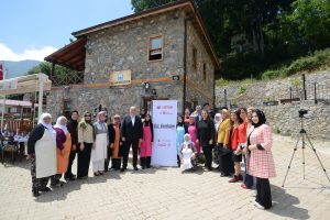 Bursa'da kadın girişimcilere 'bilişim' eğitimi