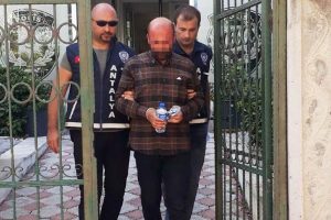 'Doktorum' dedi kanser hastasını dolandırdı