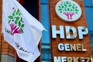 HDP'li Leyla Güven tahliye edildi