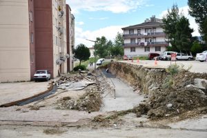 Bursa İnegöl'de 30 araçlık otopark ve istinat duvarı çalışması sürüyor