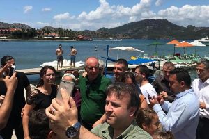 Muharrem İnce, Marmaris'te tatilde