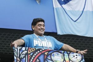 Emenike'den Maradona'ya ağır sözler!