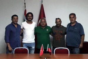 Karşıyaka'da Metin de kaldı