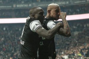 Aboubakar ve Talisca'dan ihtarname!