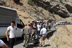 Şüphelileri taşıyan askeri araç şarampole yuvarlandı