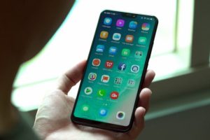 Vivo V9'un yeni versiyonunu tanıttı!