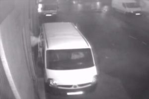 Kalitesini kontrol edip, 22 çuval çaldılar