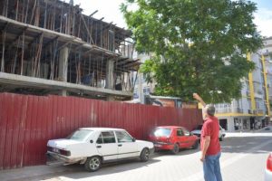 İçeride sınav, dışarıda gürültü tepkisi