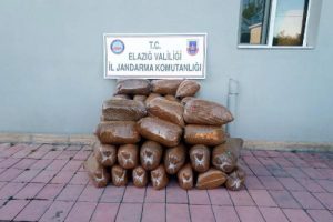 Jandarma kaçak tütüne geçit vermedi