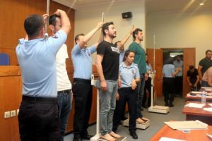 Bursa'da infaz koruma memur adayları boy ölçümüne çorapsız girdi