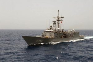 TCG Gediz fırkateyni Kuzey Kutbu'nda