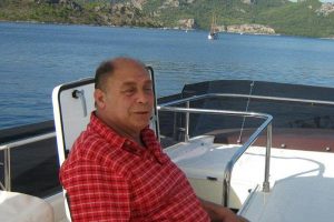 Kemerli turizmci odasında ölü bulundu