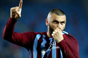 Burak Yılmaz Trabzonspor'da kalıyor