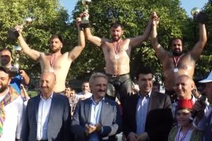 Sultangazi'de başpehlivanı Abdullah Güngör oldu