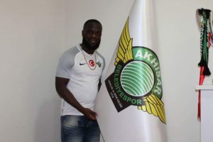 Akhisarspor, Elvis Manu'yu transfer etti