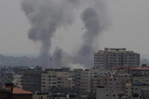 İsrail'den Gazze sınırına hava saldırısı