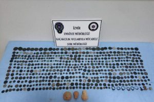 Tarihi eserleri satamadan yakalandı