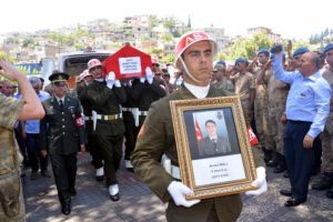 Şehit uzman çavuş son yolculuğuna uğurlandı