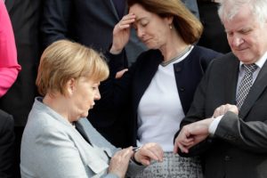 Kriz aşıldı, Merkel nefes aldı!