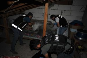 Bursa'da silah tacirlerine şafak vakti 'Zeytin' operasyonu