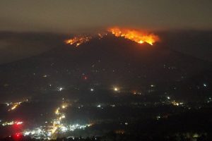 Bali'de Agung Yanardağı'nda patlamalar