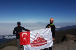 Türk dağcılar, Afrika'nın en yüksek zirvesine tırmandı